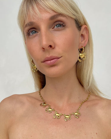 CRAB CHARM HOOP EARRINGS 18K GOLD - STUDIO JO STORE